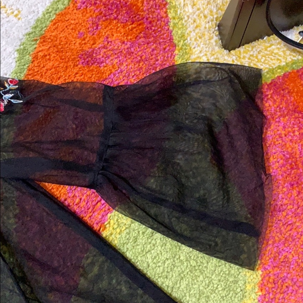 Arizona Jean Co. Sheer Embroidered Blouse - Picture 12 of 12